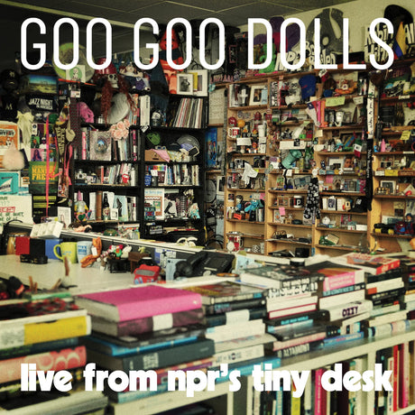 书店内部，书架和书籍堆满整个空间，上方有'Goo Goo Dolls'的字样和'live from NPR's Tiny Desk'的文本。